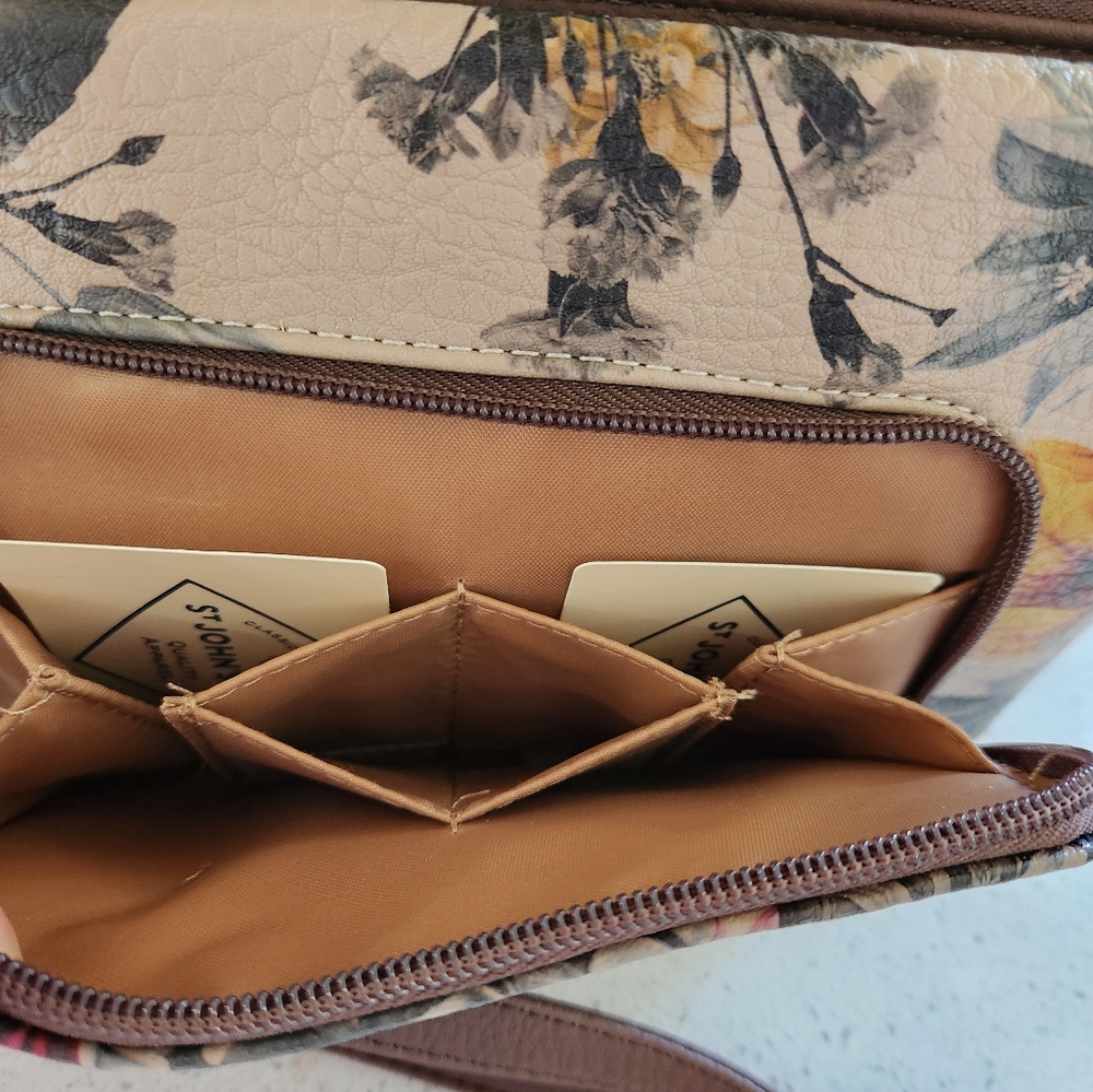 NWOT St. John's Bay Crossbody Purse - Picture 4 of 8